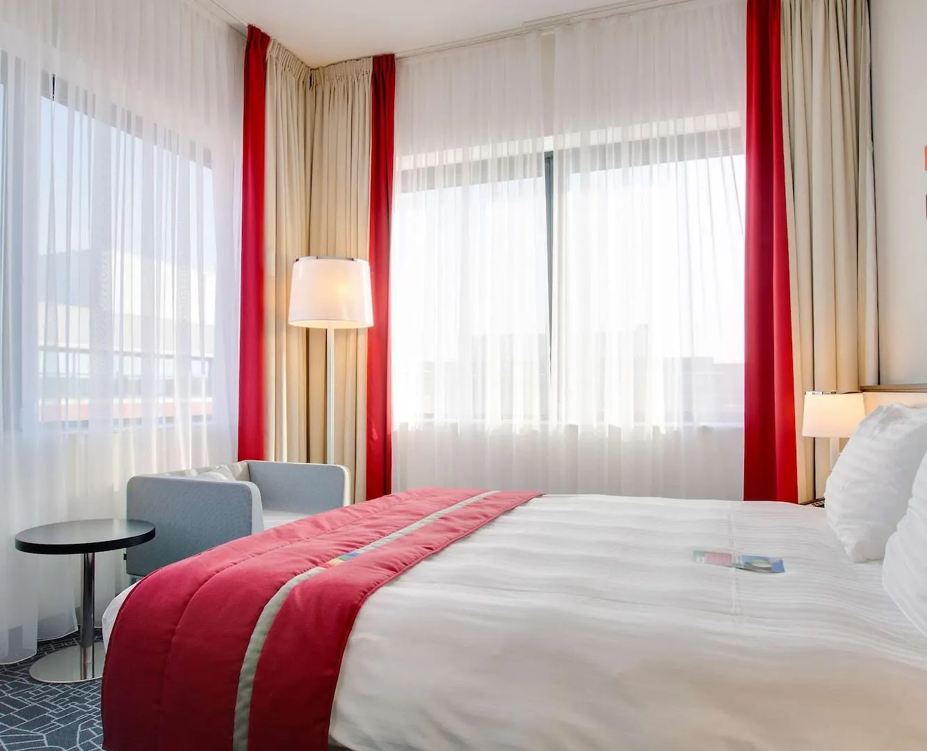 Park Inn By Radisson Схипхол