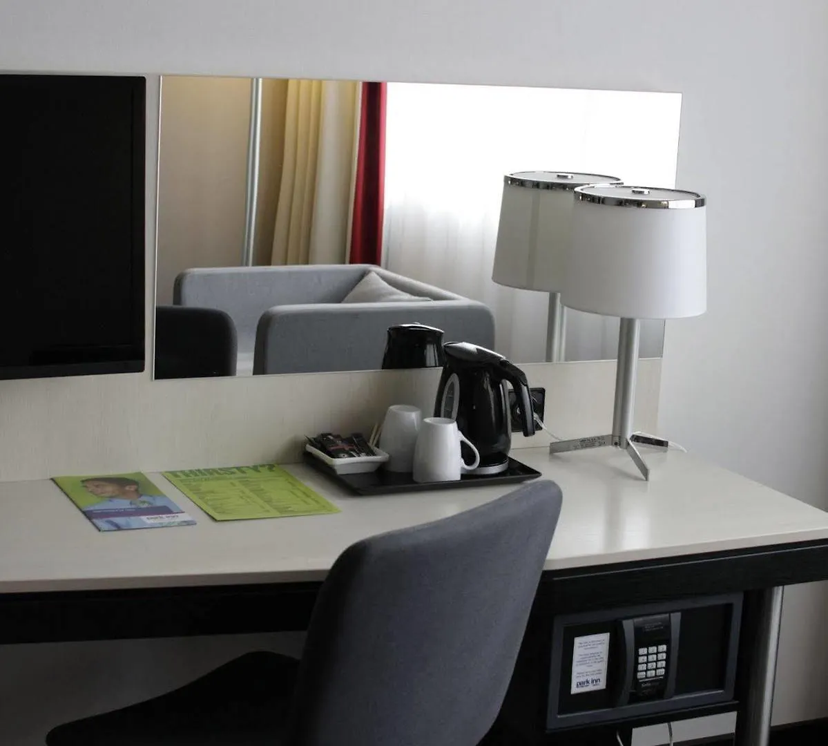Park Inn By Radisson Схипхол